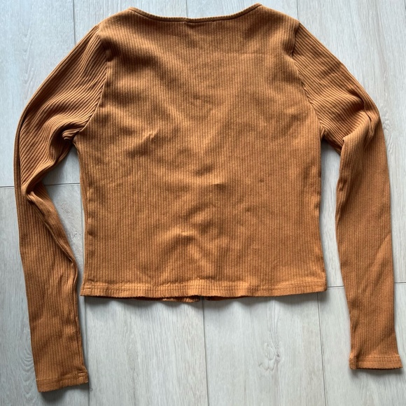 PRIVACY PLEASE :: TOP - Picture 6 of 10